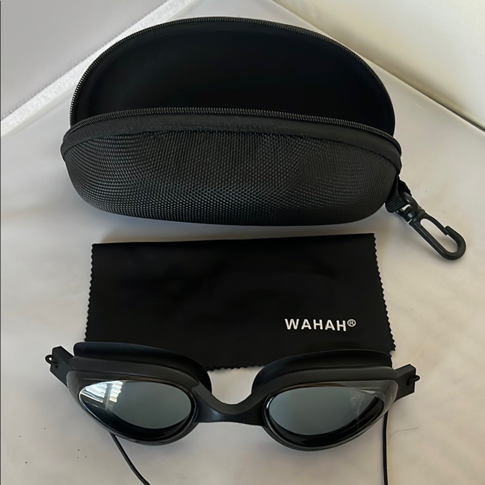 Moisture Chamber Goggles with Case